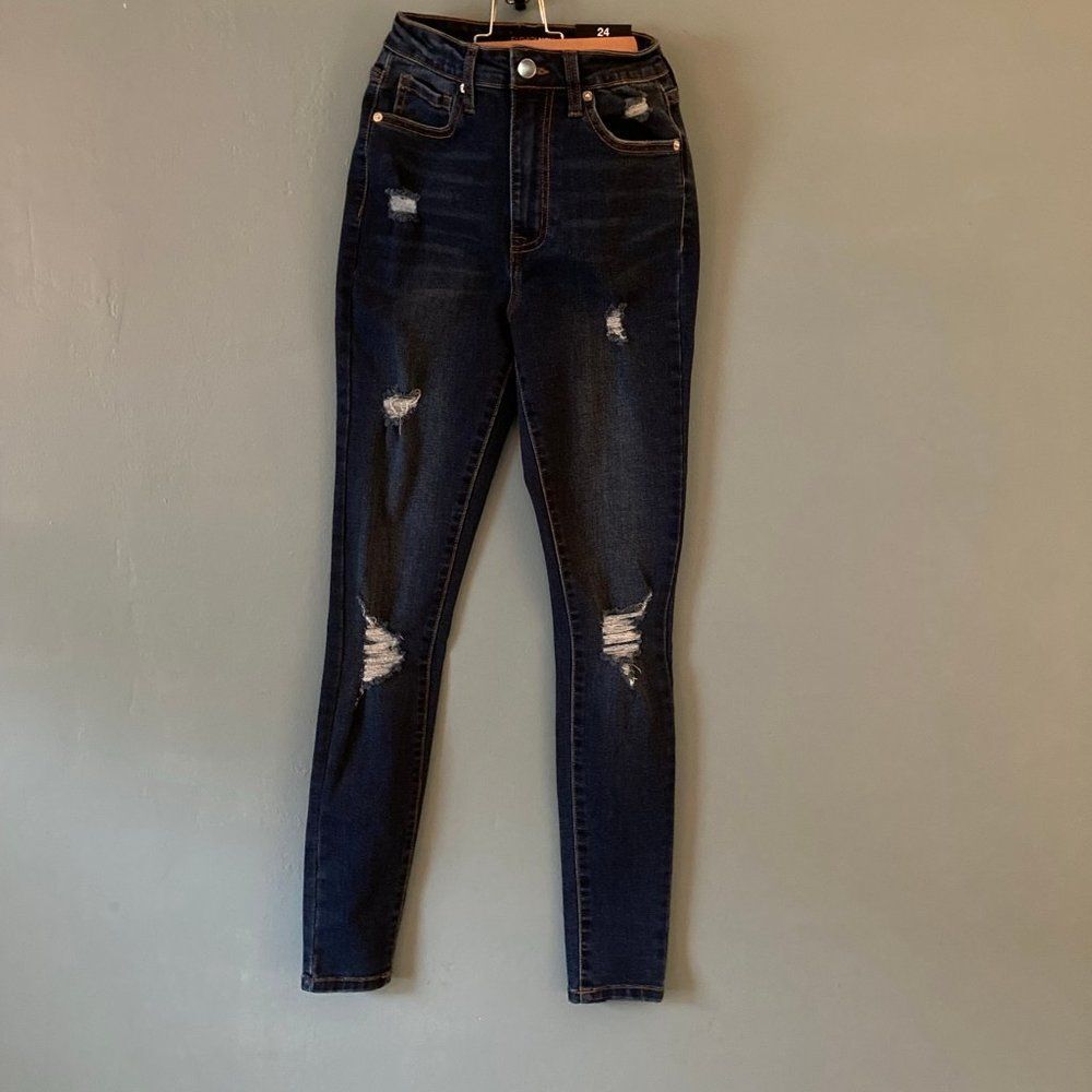 NWT Fashion Nova Love my Curves jeans size24 inseam 28"